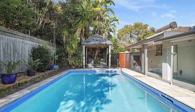 Bright 4BR Pool Retreat | Maquarie Park & Eastwood in Marsfield
