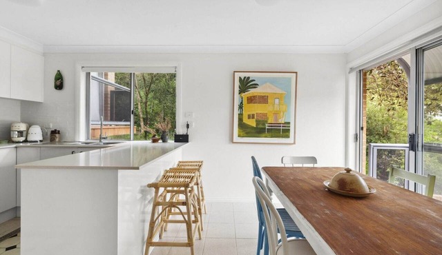 Bright Coastal Townhouse with BBQ & Courtyard
