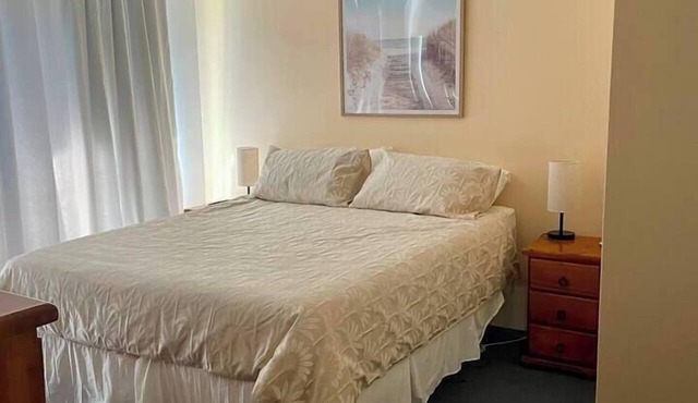 Bright & Cosy 3BR: Fire Pit, Garden, Pet friendly!