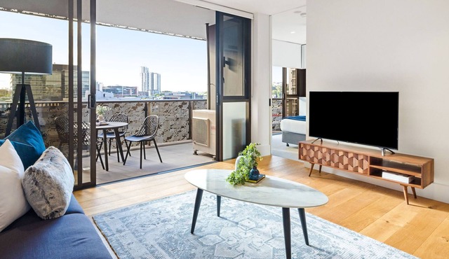 Bright & Modern 2 Bedroom Apartment in Newstead in Brisbane