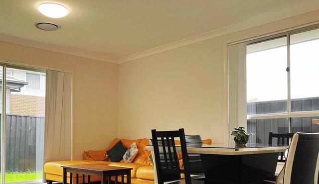 Bright Modern Home in Cobbitty with Parking in Cobbitty
