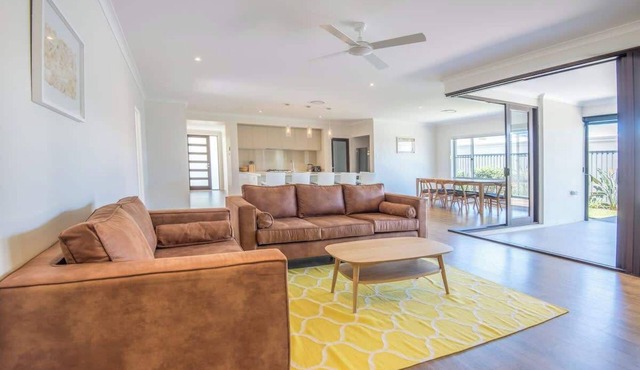 Bright, Spacious Noosa Family Home