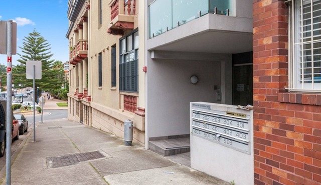 Bright Studio with Balcony near Coogee Beach