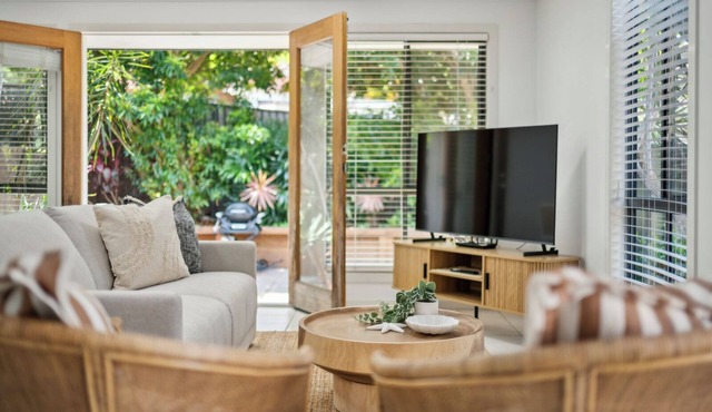 Brunswick Beach Club - Coastal Comfort Near Beach, Pet Friendly