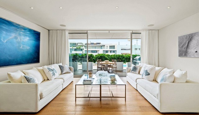 Bungalows Aqua in North Bondi