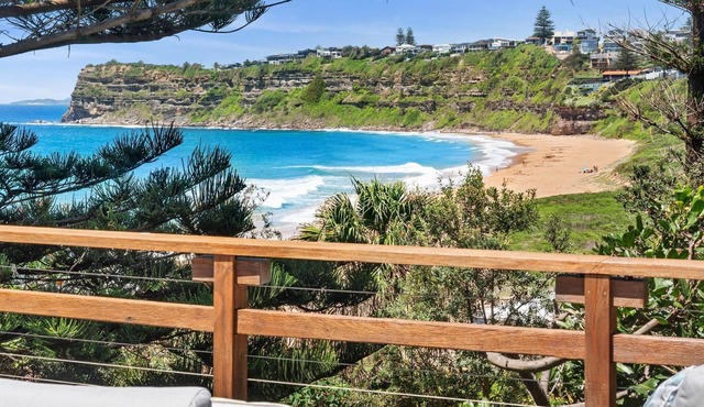 Bungan Beach House - quintessential beach house