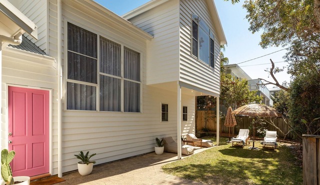 Burts At Blueys Beach