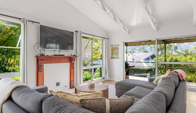 Bush to Beach Family & Fur Coastal Retreat