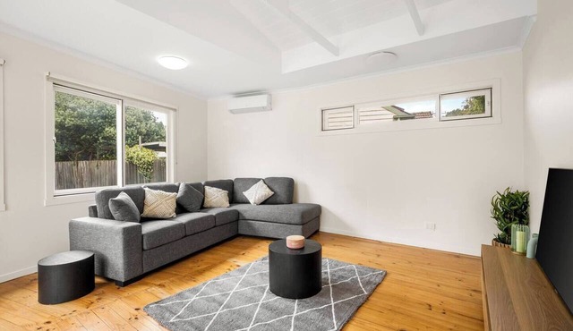 Cabinesque Comfort A Refreshing Beachside Retreat in Barwon Heads