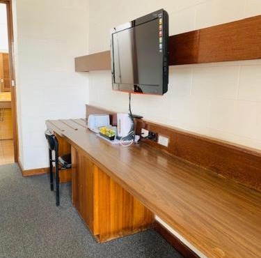 Caledonian Hotel Motel in Hamilton
