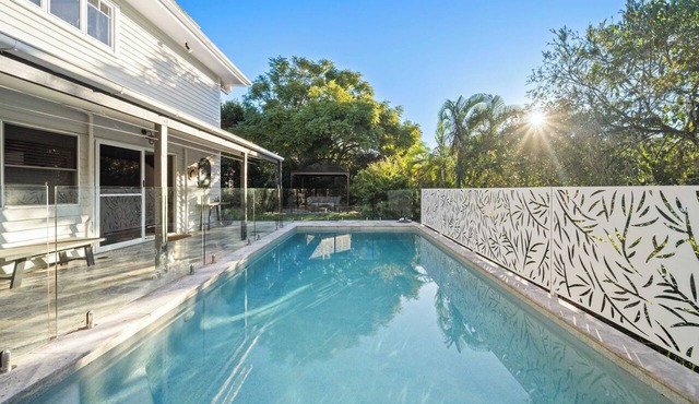 Caloundra Tropical Downstairs Stay – Pool & Garden