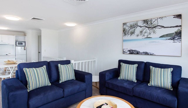 Calypso Plaza Resort Unit 462 Resort style complex on the beachfront in the heart of Coolangatta