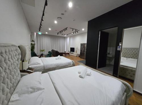 Camperdown two bed Close to bus stop and SYD CBD in Sydney
