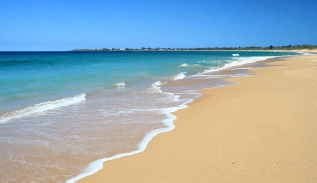 Canoodling @ Culburra Beach