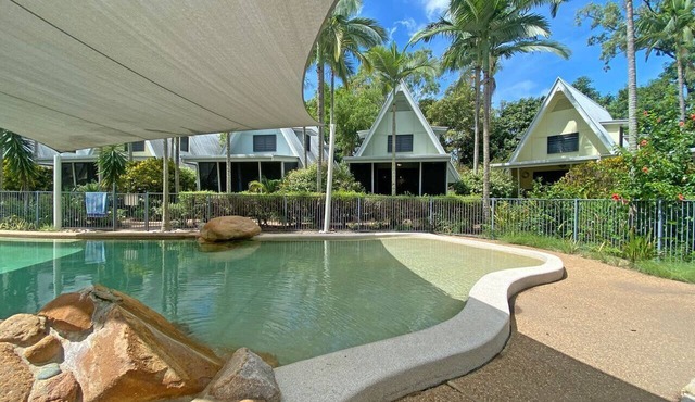 Canopy Chalet 4 in Nelly Bay
