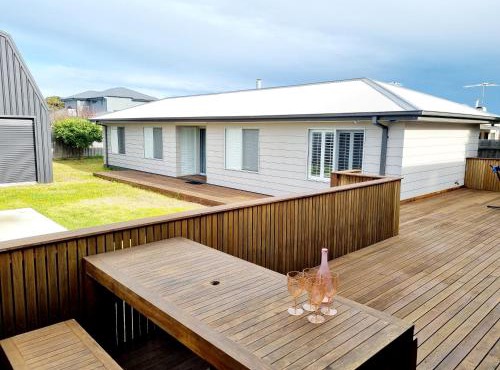 Capel Home House and Guest House by Ready Set Stay - BYO LINEN & TOWELS in Capel Sound