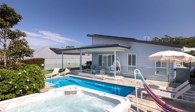 Casa Azul - Sun, Swim & Coastal Ease