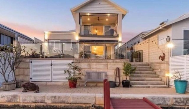 Casa da Arcadia | Luxury Waterfront Canal Home | Mandurah Escape in Dudley Park
