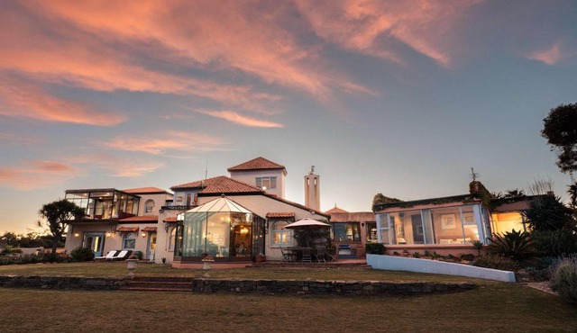 Castle On The Hill - Casa Del Mar in Waitpinga