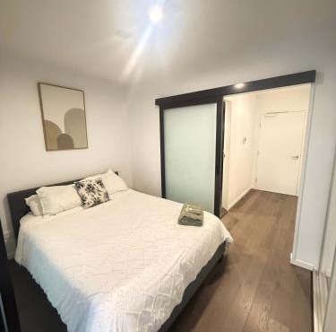 CBD - Pool - Sleeps 4 - Parking in Canberra