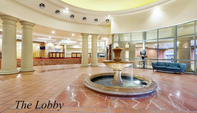 CBD Retreat - Pool Tennis Gym Parking Spa