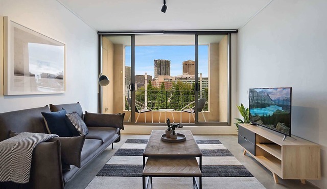 Central 1-Bedroom Apartment with City Views