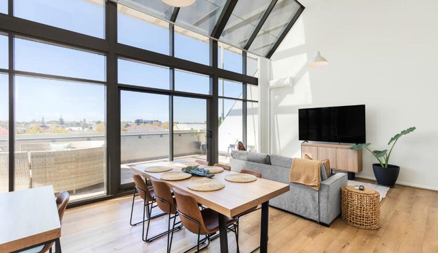 Central Perth city penthouse apt in Northbridge
