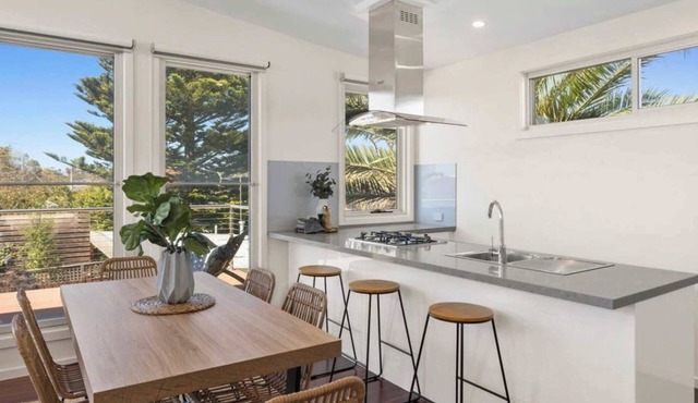Central Torquay House , 300m to beach in Torquay