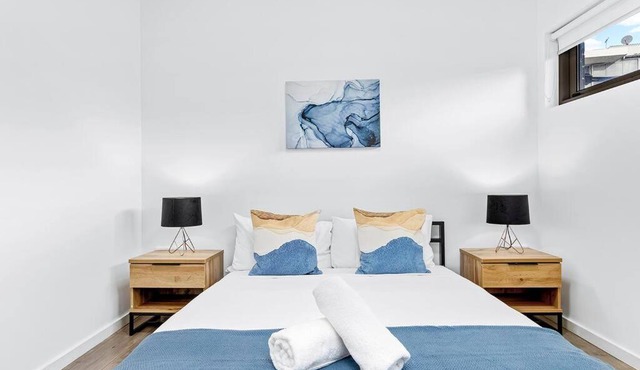 Centre of Newtown 2 Bed Apartment