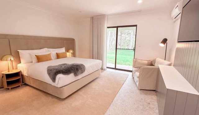 Chambré Estate Suite 2 - experience elegant luxury