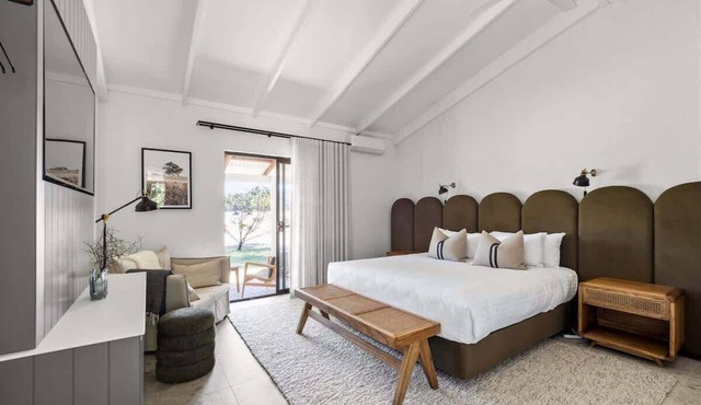 Chambré Estate Suite 7 - experience elegant luxury