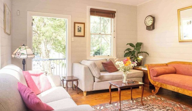 Charm & History 3bdr Cottage near Harbour views in Waverton