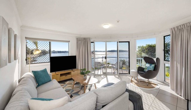 Charming 2-Bed Coastal Haven Near Esplanade in Maroochydore