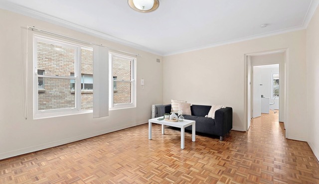 Charming 2BR Unit | Walk to Shops & Transport