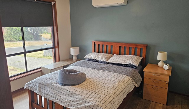 Charming 3-Bedroom House in Meadow Heights - Perfect Family Retreat