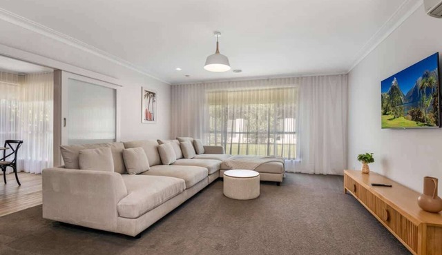 Charming 3BR Home in Bendigo in Kennington