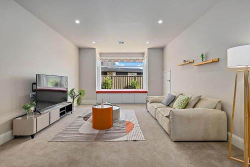 Charming 5-Bedroom House in Harrison