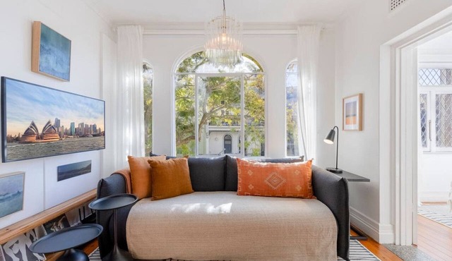 Charming Stylish City Pad Potts Point w Laundry in Potts Point
