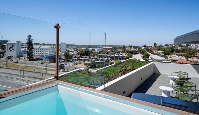 Chic Studio Stay Near Cafés and Coastline