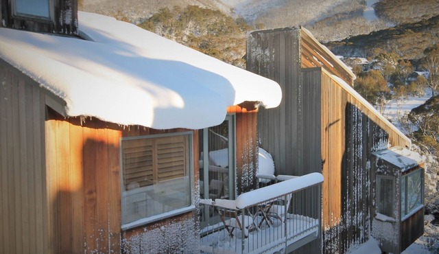 CHILL-OUT - Thredbo Village - moments to the mountain. Winter and summer!