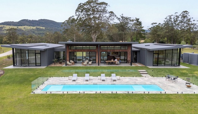 Chris' - Designer Masterpiece in Kangaroo Valley
