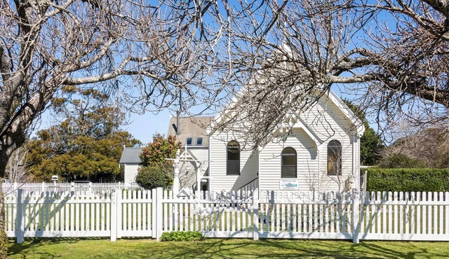 Church Conversion @ 39 Hoddle Street - 2-bedroom apartment in lovely Robertson