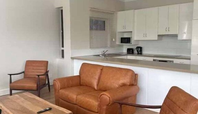 City Loft | Stylish CBD Stay + River Walks in Rockhampton