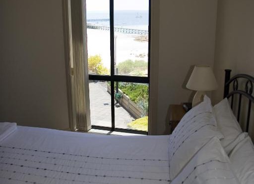 Cliff House Beachfront Villas in Moonta