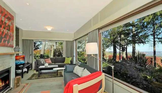 Cliffview Cottage with Views