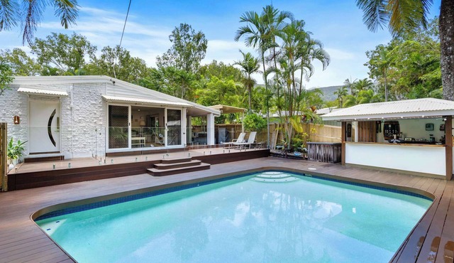 Clifton Beach Family Retreat with Pool in Clifton Beach