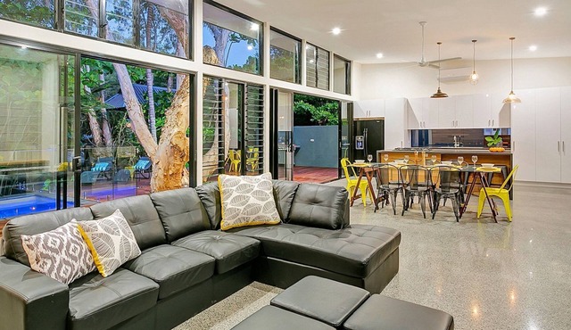 Clifton Beach Holiday House 4/23-33 Upolu Esplanade, Clifton Beach QLD 4879 in Clifton Beach