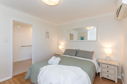 Coastal Comfort 1 King, 2 Queen beds with Park Views