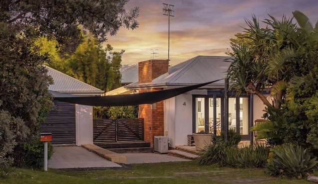 Coastal Nostalgia – Classic charm, Coastal comfort in Macmasters Beach