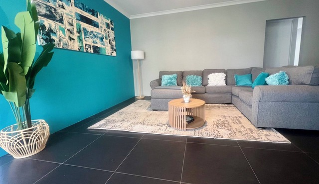 Coastal retreat 2km from the beach